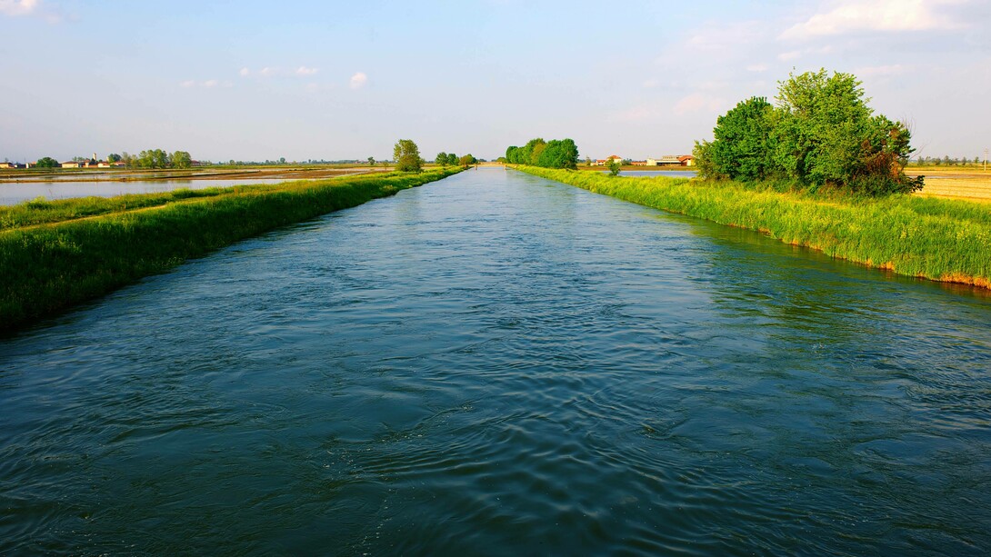 Canale Cavour, tratto vercellese, Piemonte, Italia