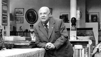 Alfonso Reyes en su residencia