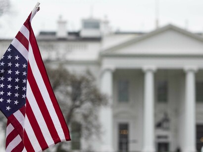 In the election cycle of 2015-2016, the lobbying expenses by the petroleum industry amounted to 250 million