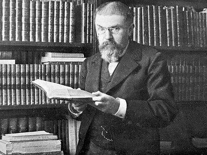 Henri Poincaré, descrito a menudo como el último universalista capaz de entender y contribuir en todos los ámbitos de la disciplina matemática