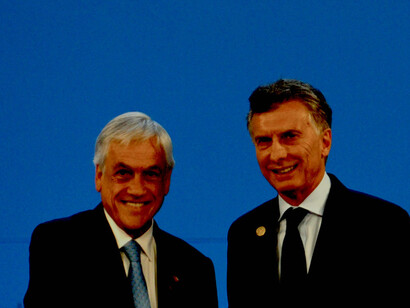 El todavía presidente de Chile con el ya expresidente de Argentina