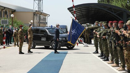 Jens Stoltenberg in visita alla Nato Kosovo Force