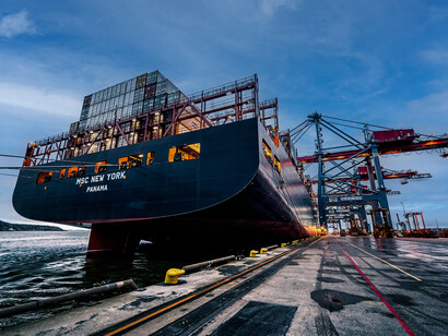 Navio de carga. Todos aqueles, eram provavelmente alunos das escolas de professores deficientes, que talvez contemporâneos da professora internet, se perderam na opinativa web, que monoidiomática, era sem razã