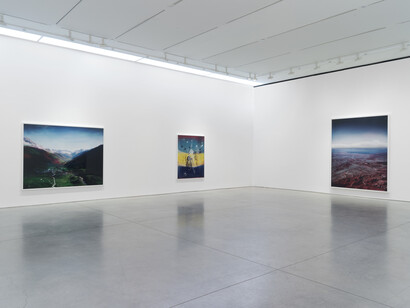 Florian Maier-Aichen, Installation view © Florian Maier-Aichen, courtesy 303 Gallery, New York