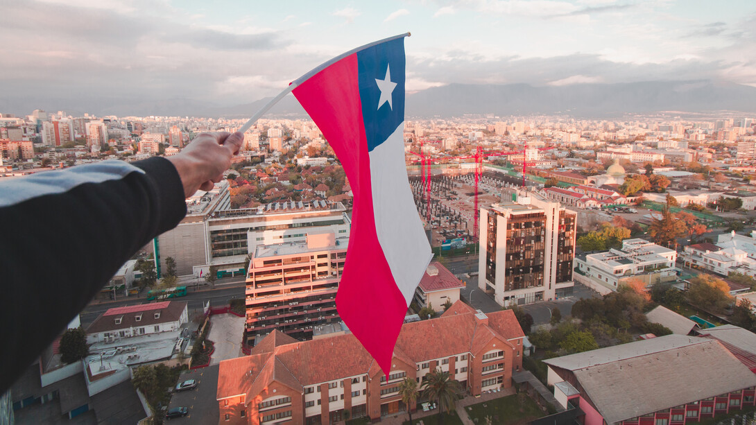 Al mismo tiempo que se inicia un nuevo gobierno transformador está en curso un proceso inédito de elaboración de una Nueva Constitución