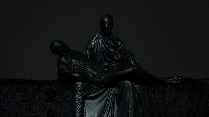 Mustafa Sabbagh, Untitled - serie: Onore al Nero, 2014,
Stampa fotografica lambda su dibond, 100 x 125 cm, ed. di 5 + 1 PA
© Mustafa Sabbagh