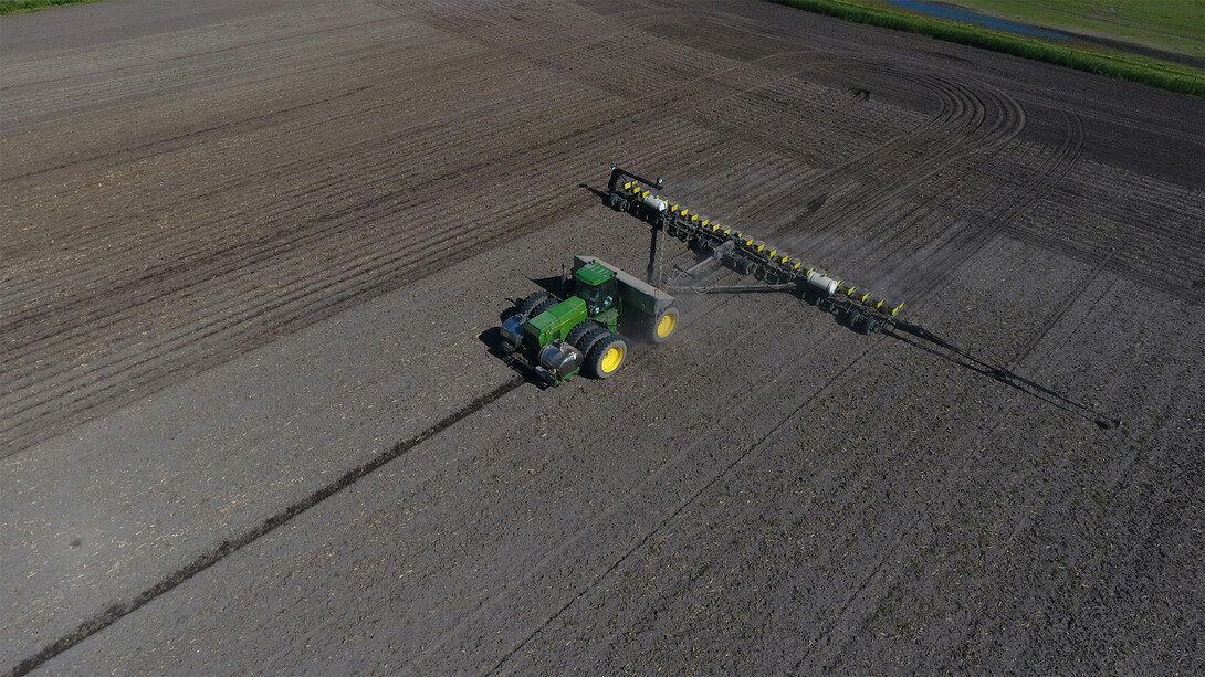 Máquina usada no agronegócio. Climas e catástrofes são as tempestades perfeitas como se diz na Economia Internacional agropecuária