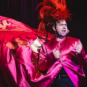 Die insel der perversen. Mit freundlicher genehmigung des Deutschen Theaters