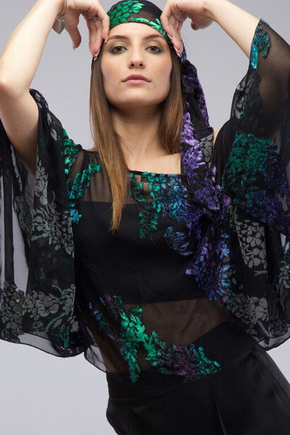 Blusa in dévoré di seta con pantaloni in seta 