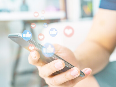 Nous sommes excessivement plongés dans l’usage des réseaux sociaux