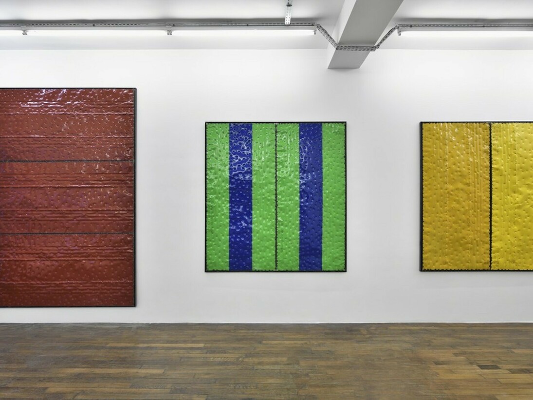 Extrait (tôle,choc) Contre-Attaque, Exhibition view. Courtesy of Galerie Thomas Bernard