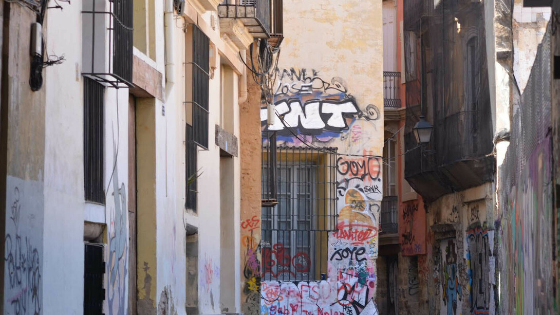 Callejón de esta zona de Valencia que ha vivido épocas mucho mejores