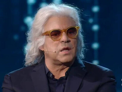 Crozza nell'imitazione di Flavio Briatore