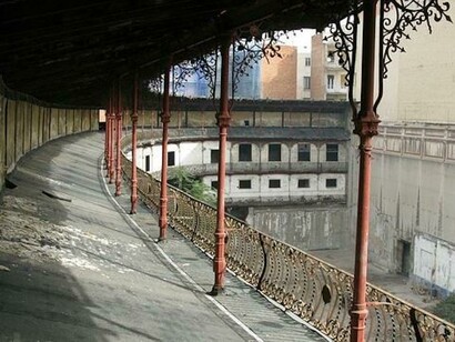 Estado de la tribuna superior del frontón en 2015