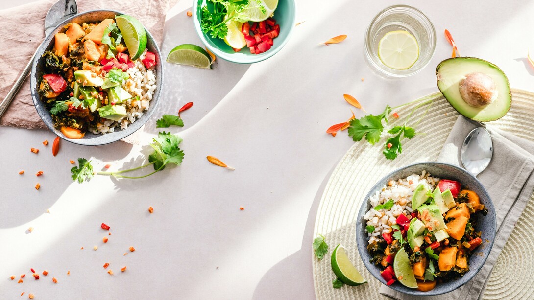 Saladas com ingredientes de baixas calorias