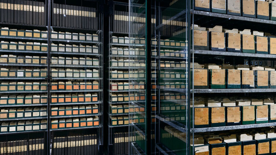 Restoring Family Links. Courtesy of Musée international de la Croix-Rouge et du Croissant-Rouge