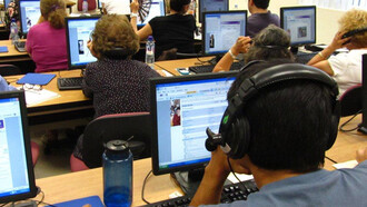 Sala de informática en una institución educativa de Chihuahua, México