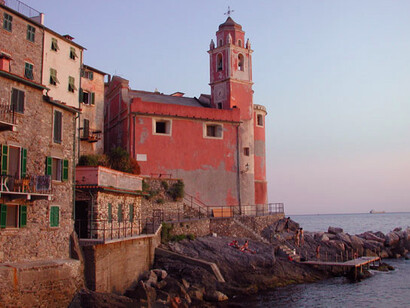 Tellaro, Liguria, Italia. Tellaro: scopri il gioiello nascosto della Liguria tra stradine colorate e storia millenaria