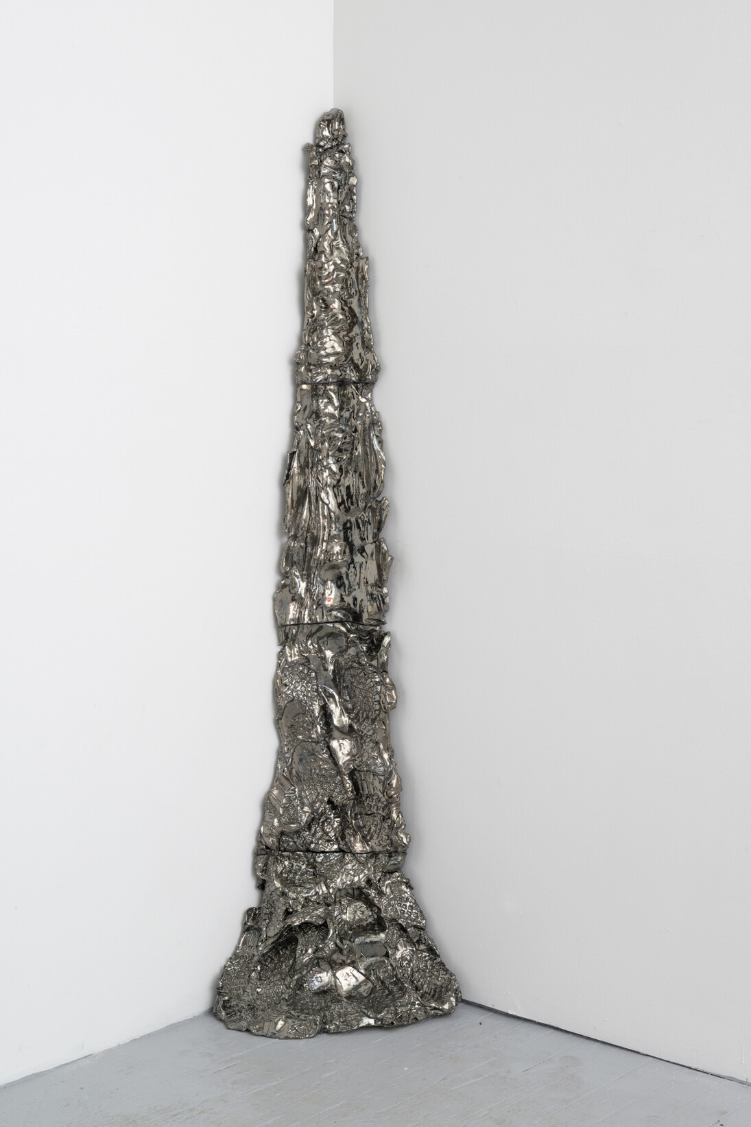 Brie Ruais, Corner Push, 132 l bs (Metallic), 2014, Glazed ceramic, hardware, 75 x 16.5 x 16 inches, 190.5 x 41.9 x 40.6 cm, courtesy the artist and Nicole Klagsbrun, photo credit Adam Reich
