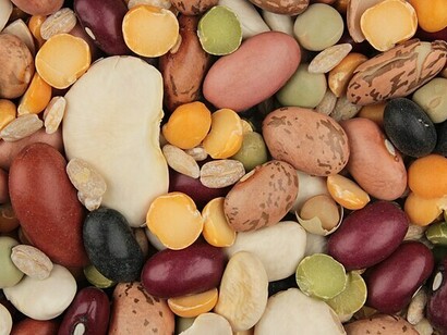Beans pinto, small white, small reds, pink, red kidney, great northern, baby lima, large lima, black, peas green split, blackeye, whole green, yellow split, chick lentils and barley – are some of the ingredients for a bean and lentil soup