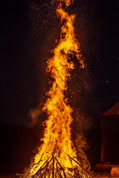 Fuoco. Dal fuoco nascono calore, luce e potenza