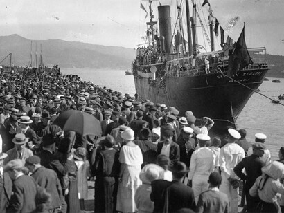Esperando el barco para emigrar a América