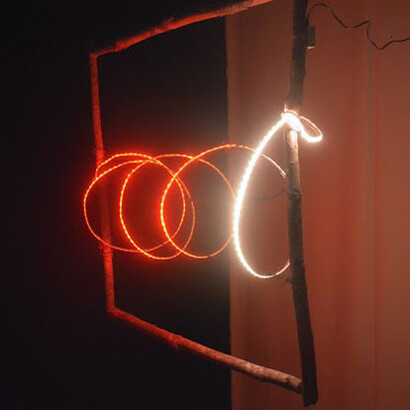 Tres conceptos para la paz, 2024. Wendell Rivera. Instalación. Galería Nacional, Costa Rica. Foto AKEZ