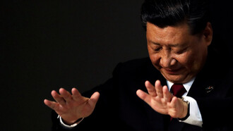 Xi Jinping, secretario general del Comité Central del Partido Comunista de China, presidente de la Comisión Militar Central​ y, desde 14 de marzo de 2013, presidente de la República Popular China​