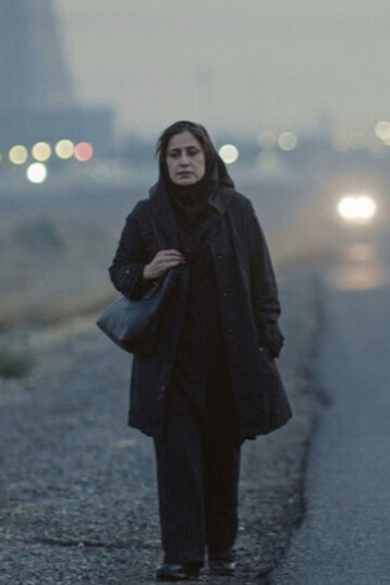 La Balade de la Vache Blanche (2020) : ce film suit une femme cherchant justice après l’exécution injuste de son mari, dans une société marquée par le silence et les contradictions du système judiciaire