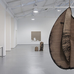 Watch before you fall. Courtesy of Galería Sabrina Amrani