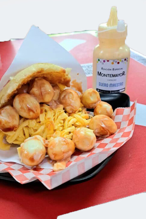 Cada salsa está pensada para dialogar con preparaciones específicas, desde masas fritas y ceviches hasta guisos, parrillas y estofados