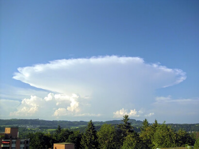 Cumulonimbus capillatus incus  clouds
