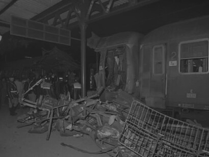 Strage di Gioia Tauro: alcuni vagoni del treno Freccia del Sud deragliarono  provocando la morte di sei persone e il ferimento di altre sessantasei