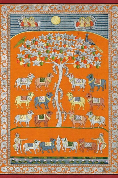 Questo dipinto Pichwai di Ram Kumar cattura vividamente l'essenza del Gopashtami, una festa dedicata a onorare le mucche e il Signore Krishna. Esempio di arte pichwai del XVI; mucche sacre sotto il Kalpavriksha simbolo di abbondanza e benedizione