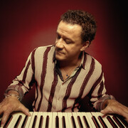 Jacky Terrasson, portrait. Avec l'aimable autorisation du Théâtre de La Criée. Photo d'Alexandre Lacombe