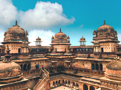 Jahangir Mahal combines Rajput and Muslim architectural styles
