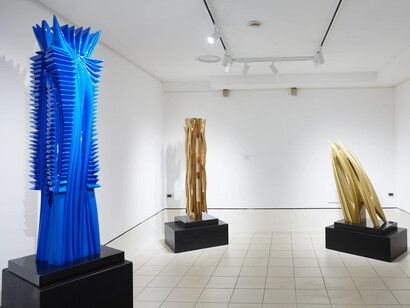 Pablo Atchugarry, The time of sculpture, vista della mostra. Per gentile concessione della Contini Art Gallery