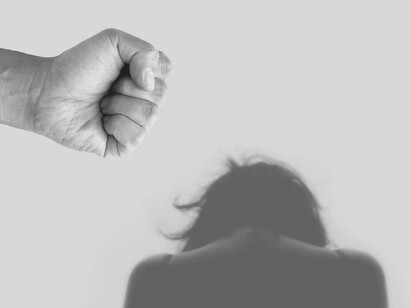 Violenza psicologica. “Il tuo lavoro non è scrivere storie. Scendi dal piedistallo"