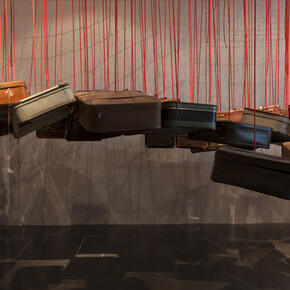 Chiharu Shiota, Installation shot from the exhibition Dialogues, Courtesy Galerie Daniel Templon Paris et Bruxelles. © Chiharu Shiota. Photo : Sunhi Mang