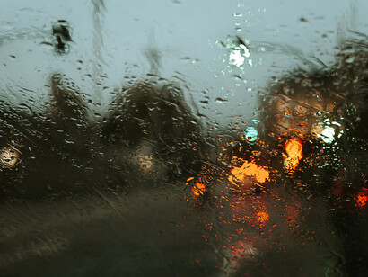 E a grama onde se deita