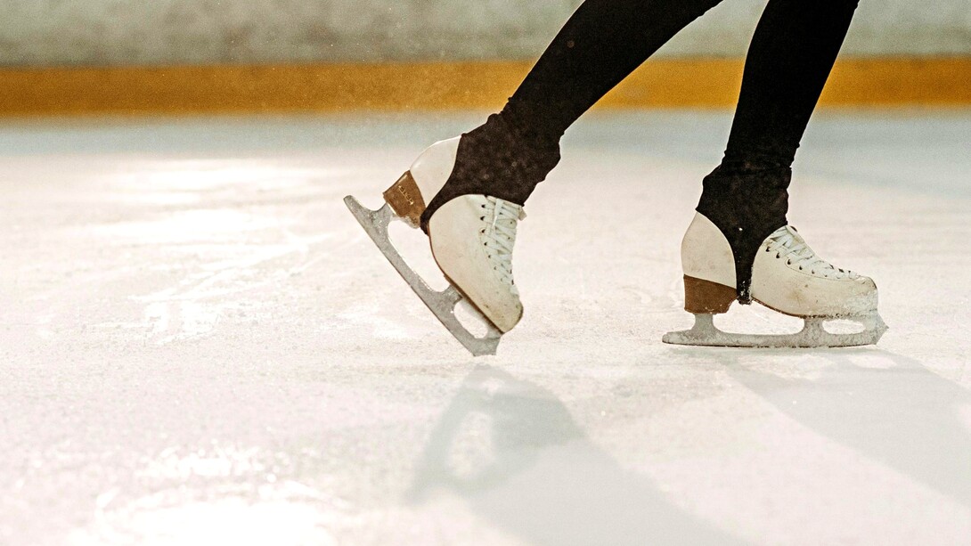 Pattinare nel mezzo significa trovare una leggerezza che non è superficialità, ma presenza