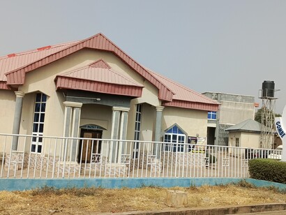 El cristianismo ha coexistido con el islam y otras creencias tradicionales africanas. Iglesia Cristiana del Redentor, GRA Gombe, Nigeria