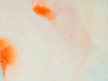 I live degli Ujig sono esperienze immersive, dove l’energia collettiva si traduce in architetture sonore che si costruiscono e si disfano in tempo reale