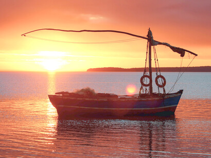 Atardecer cerca de una playa de Maputo, Mozambique