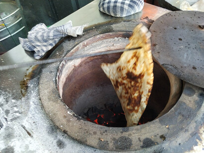 Farine, feu et patience : depuis des siècles, le lavash se façonne au rythme d’un rituel presque sacré