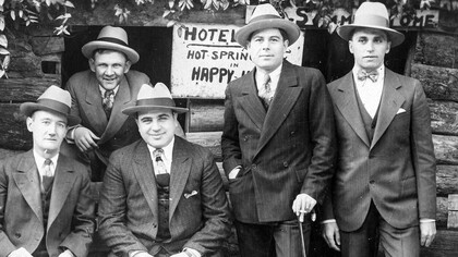 Al Capone con «asociados» en Hot Springs, Arkansas. Foto: Sheldon Carpenter/Witherell’s Inc