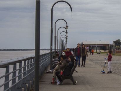 La ciudad sólo es plenamente educadora si se puede vivir como una aventura, como una iniciación. Costanera, Rosario, Argentina