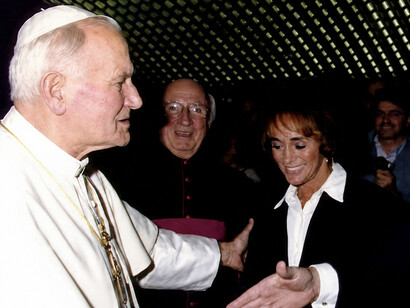Gary and Meredith Krupp greet H.H. Pope John Paul II along with their guest, Msgr Edward Melton administrator of the Diocese of Rockville Centre in 1991