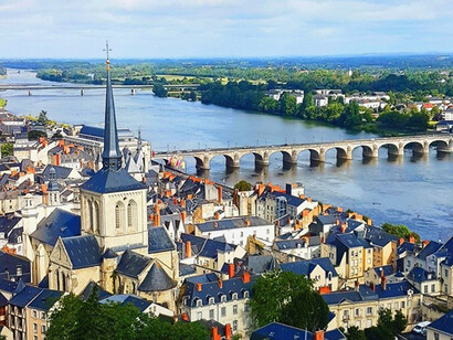 La città Saumur vista dal Castello