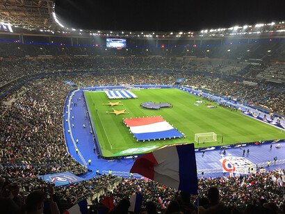 Les Bleus.  Avec lui, c'est le retour de l’ordre et de la discipline, l’idée étant de remettre sur pieds ces Bleuets, profiter de la nouvelle génération lyonnaise dite sacrifiée © By Zakarie Faibis - Own work, CC BY-SA 4.0